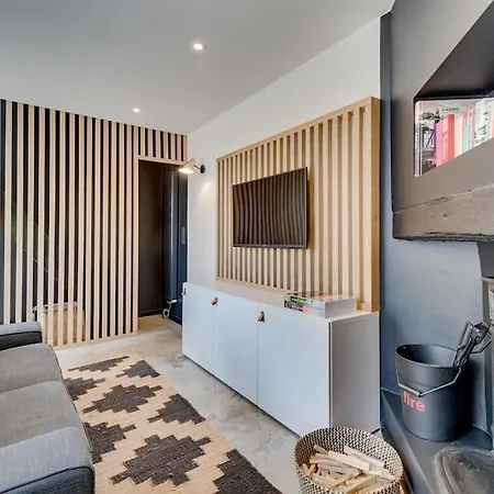 La Source - Nest Roy