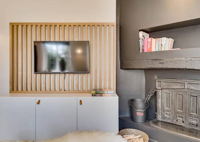 La Source - Nest * Roy