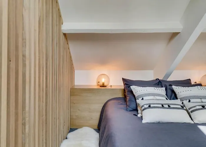 La Source - Nest Roy